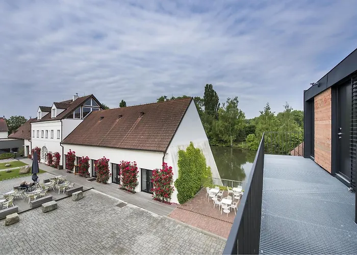 Yard Resort